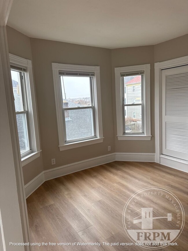 Building Photo - 33 16th St