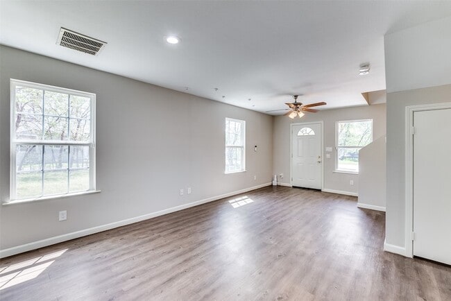 Building Photo - 1306 Foley St