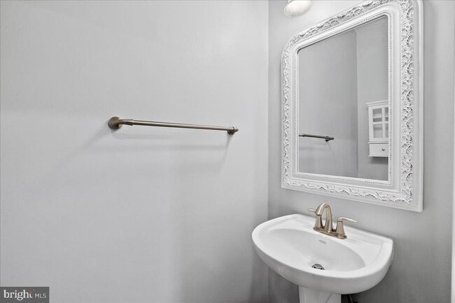 Building Photo - 12432 Liberty Bridge Rd