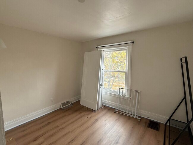 Building Photo - 3788 Burns Ave