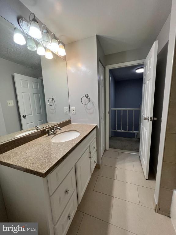 Building Photo - 8156 Dark Den Cir
