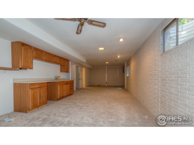 Building Photo - 4 bedroom Solid Brick Ranch in NW Longmont!