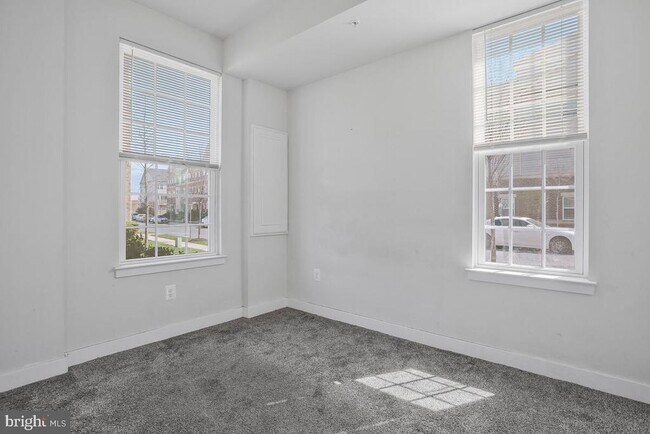 Building Photo - 8100 Miner St