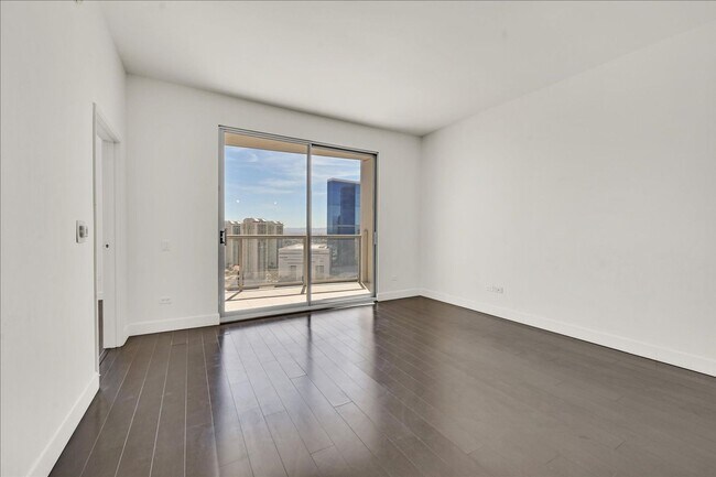 Building Photo - 34th Floor Condo at Allure - Amazing Strip Views!