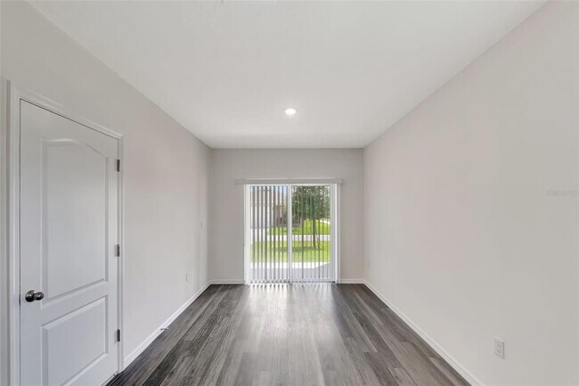 Building Photo - 5879 Galloping Dr
