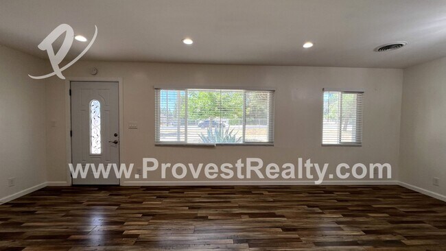 Building Photo - Nice 3 Bed, 2 Bath Home in Hesperia!!