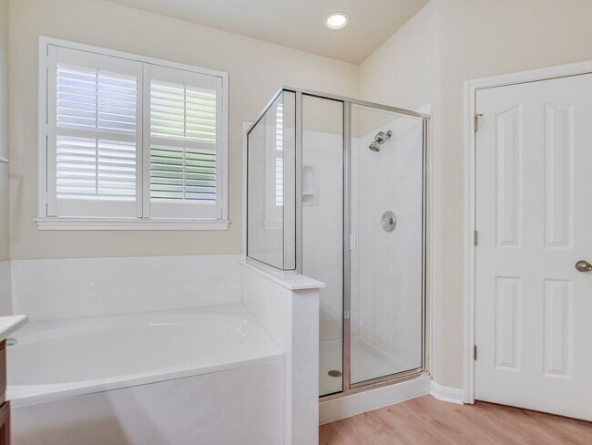 Building Photo - 3712 Broadwinged Hawk Cove