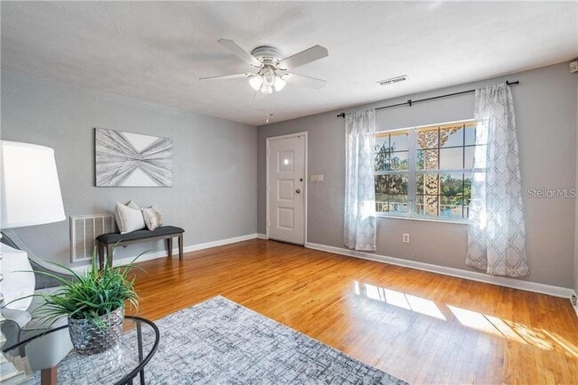 Building Photo - 5418 Riverhills Dr