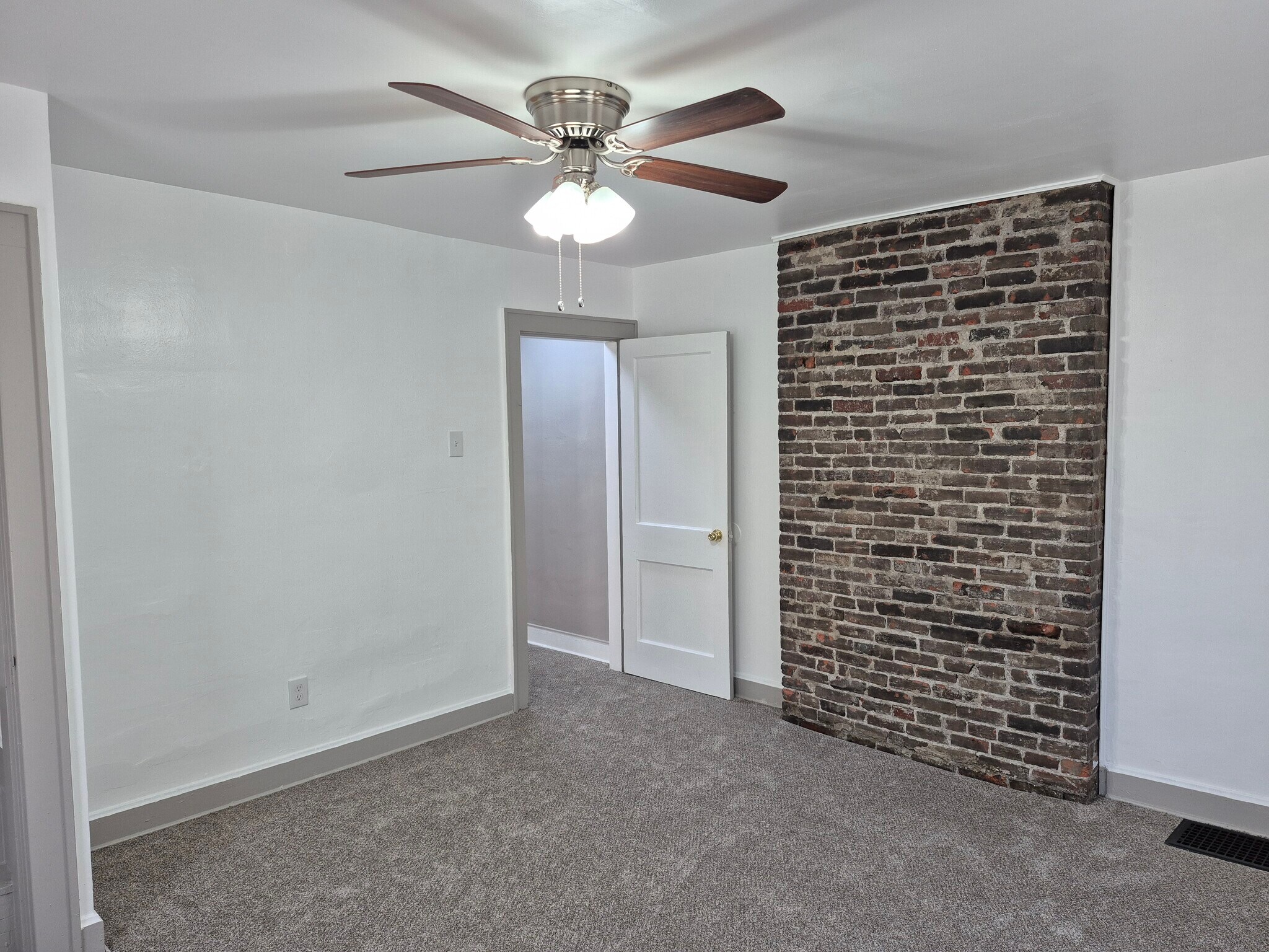 Building Photo - 723 Hanford St