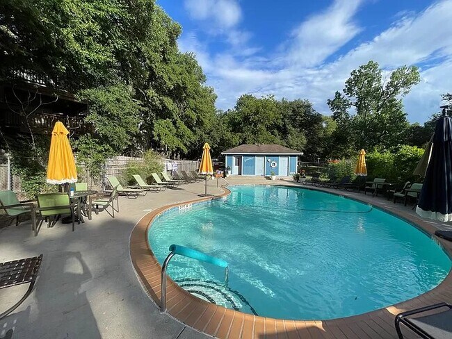 HOA pool and poolhouse - 1704 Whitney Way