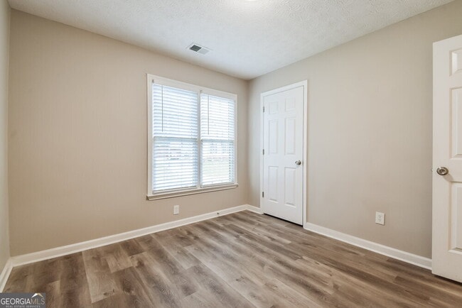 Building Photo - 5160 St Claire Pl