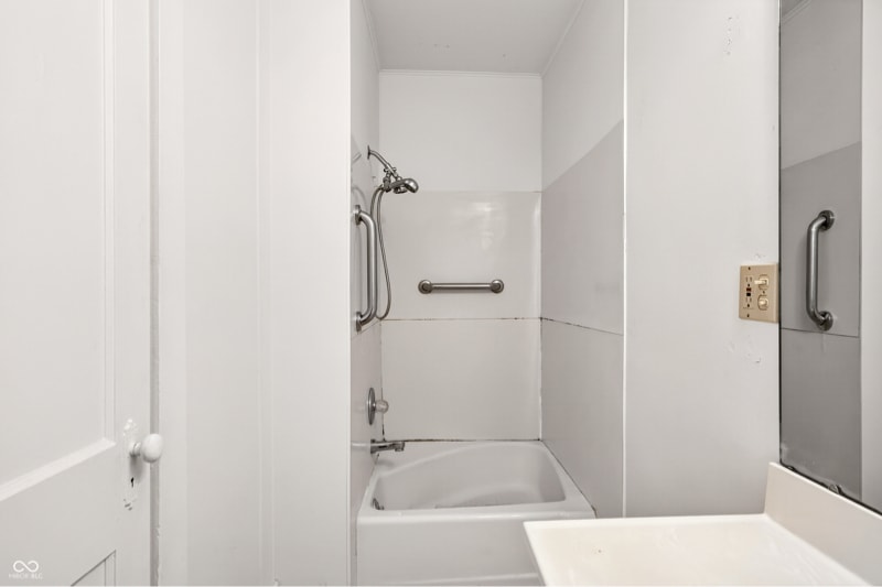 Building Photo - 930 7th St