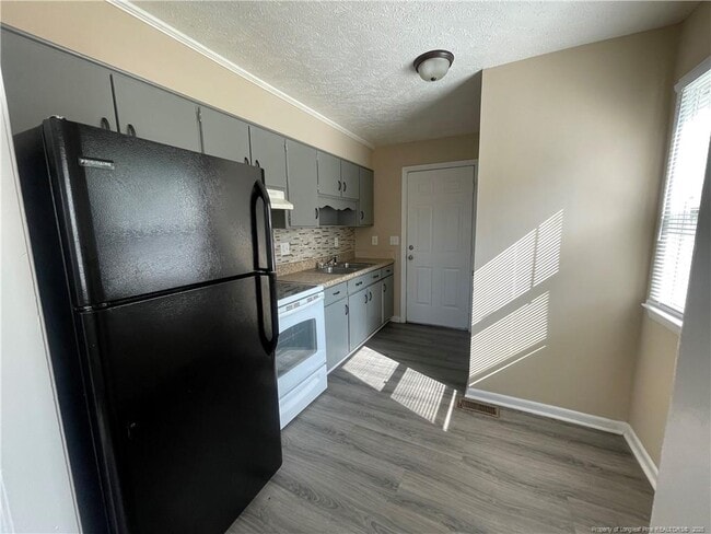 Building Photo - 4959 Fieldcrest Dr