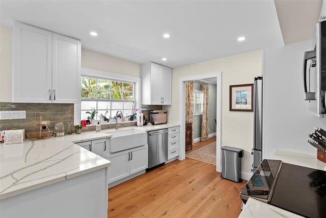 Building Photo - 4705 W San Rafael St
