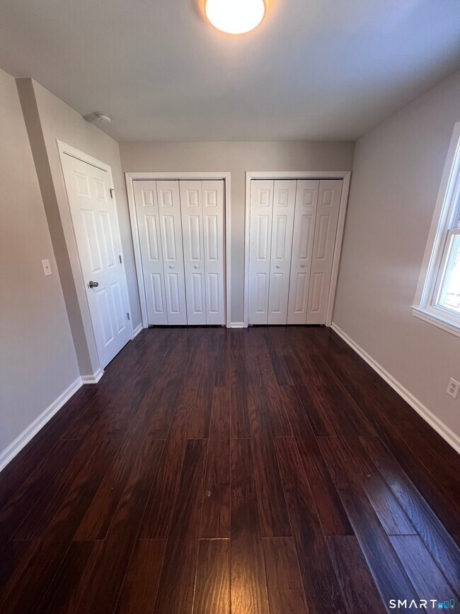 Building Photo - 93 Shell St