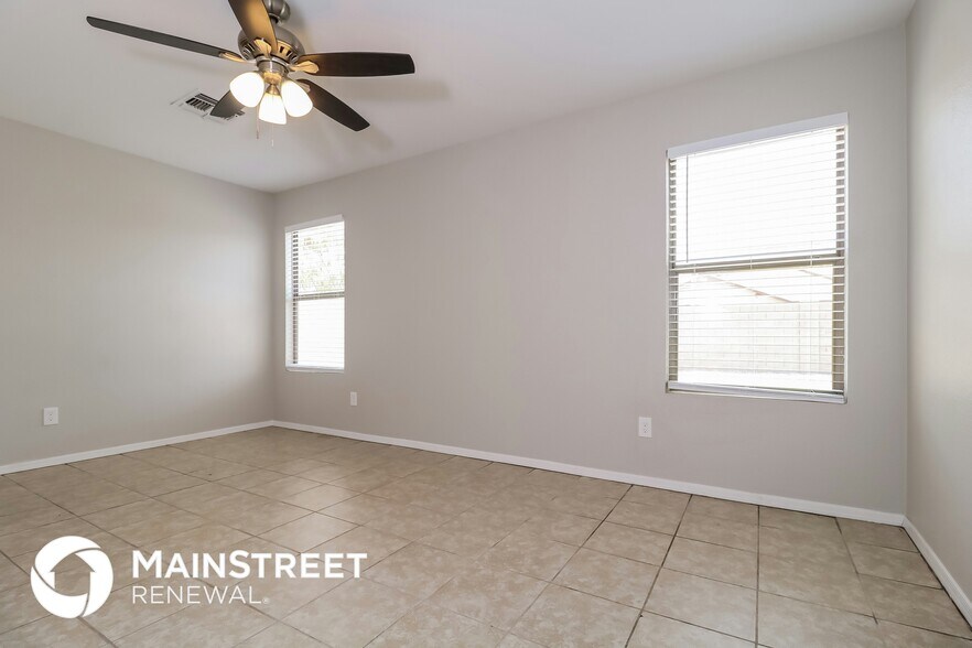 Building Photo - 11841 W Corrine Dr