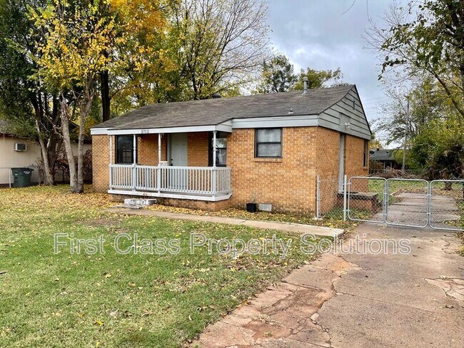 Primary Photo - 3712 SE 15th St