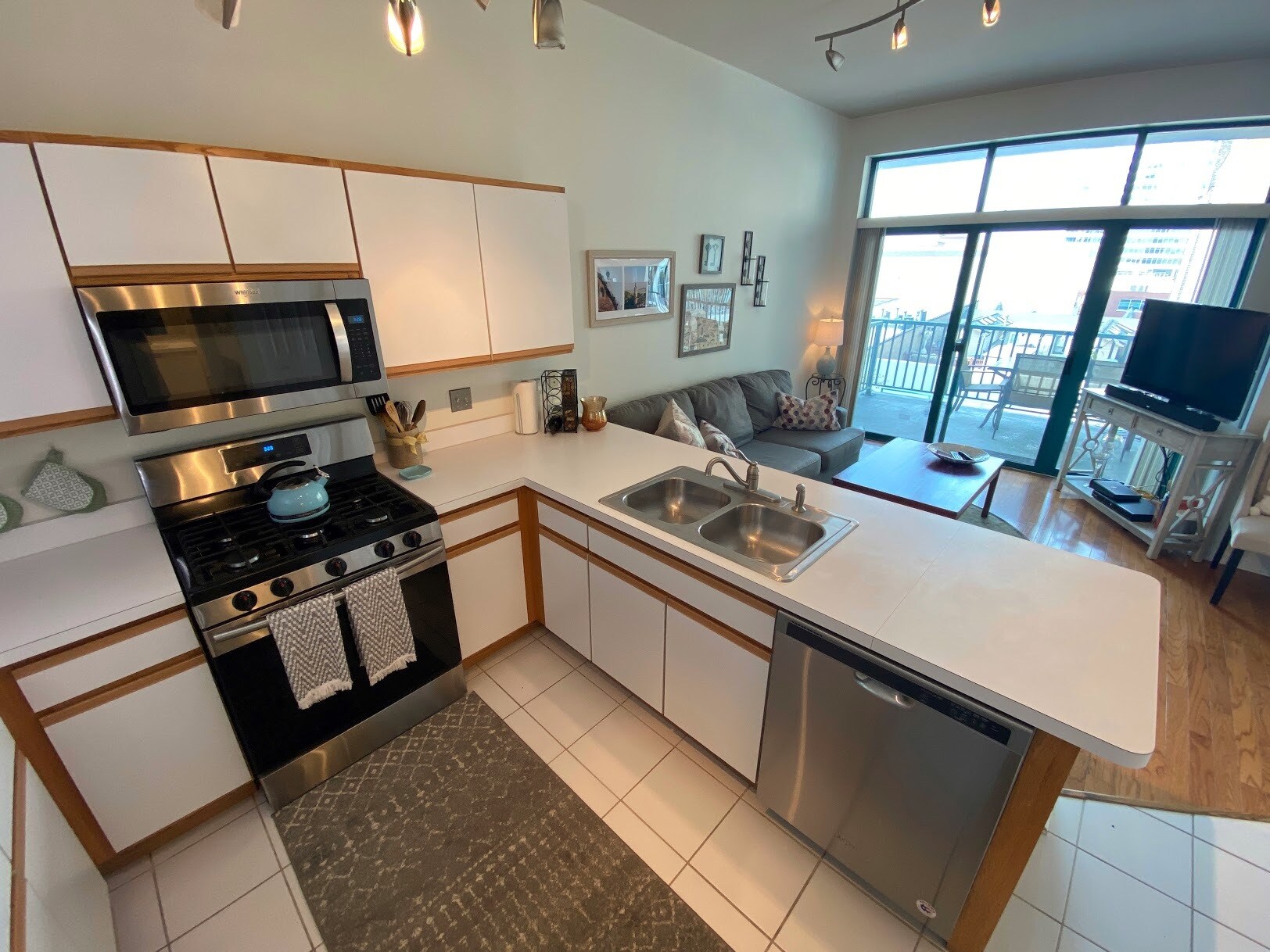 Building Photo - 340 W Superior St