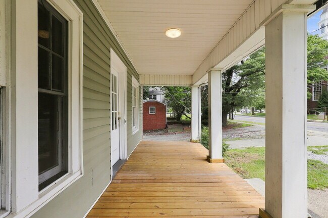 Building Photo - 1602 Walker Ave