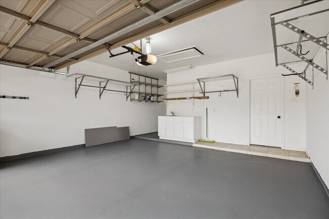 Building Photo - 1523 Orchard Park Dr