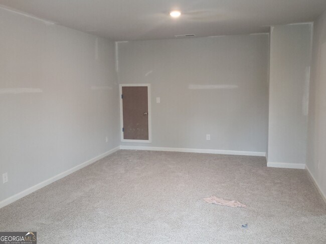 Building Photo - 121 Valimar Dr