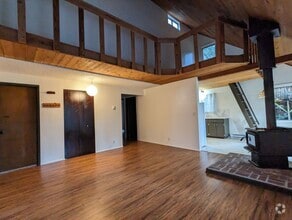 Building Photo - Fantastic 2-Bedroom, 1-Bath Home In E. Ama...