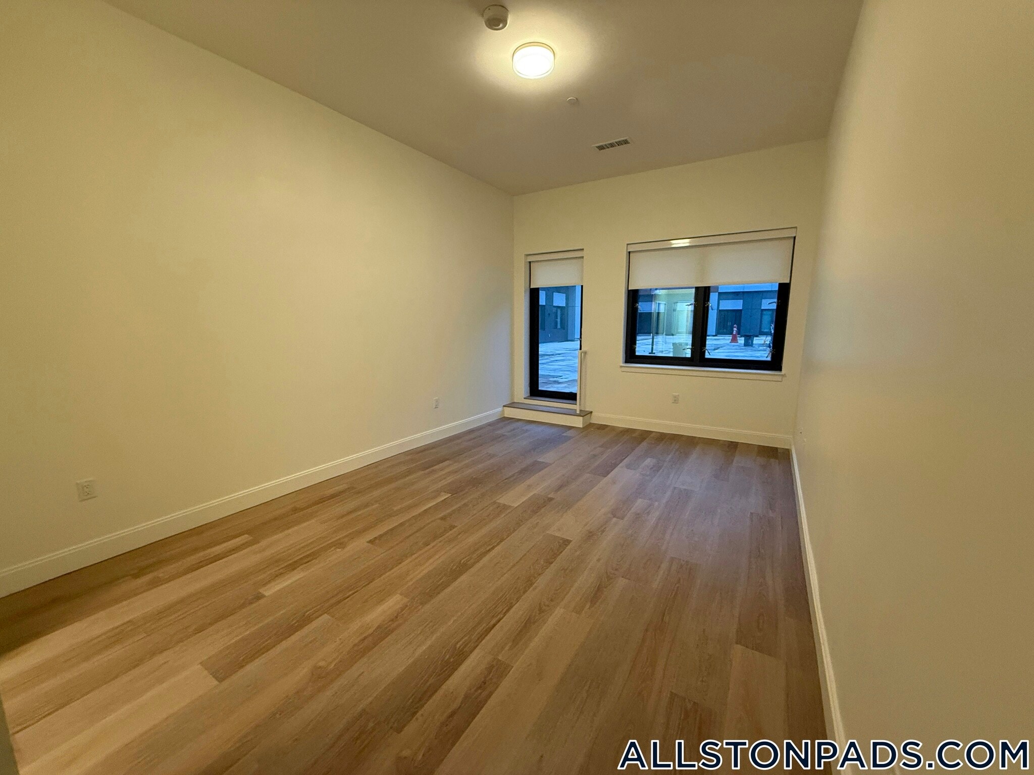 Building Photo - 1079 Commonwealth Ave