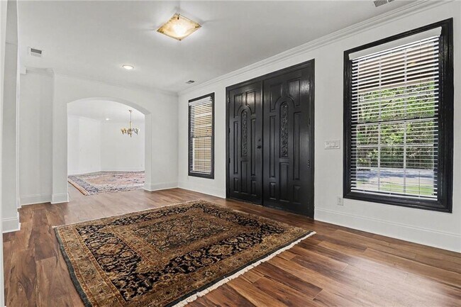 Building Photo - 3950 Spalding Dr