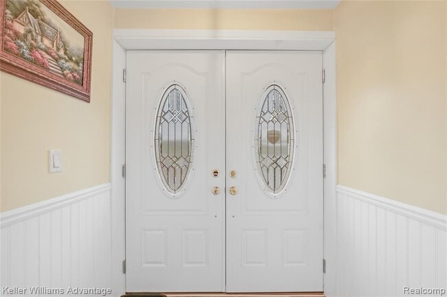 Building Photo - 6103 Park Lake Rd