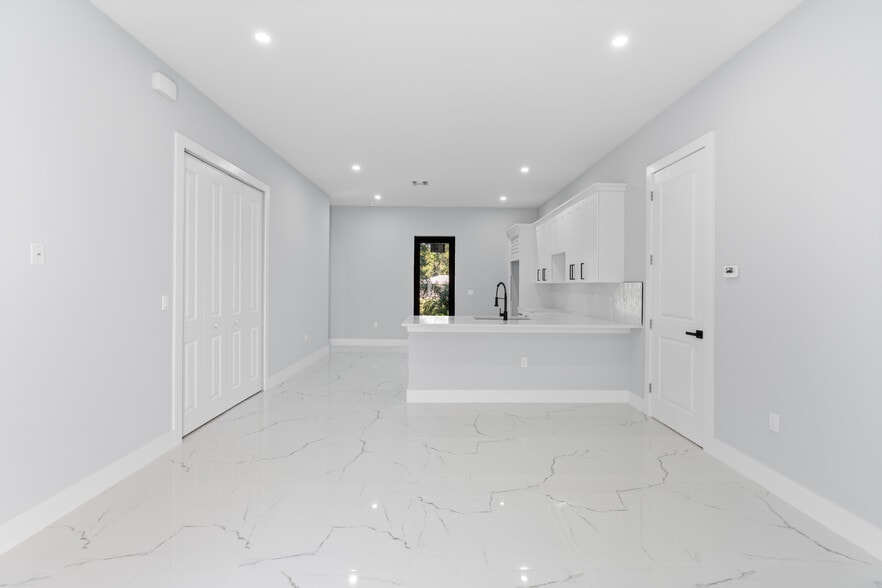 Building Photo - 3501 10th St SW