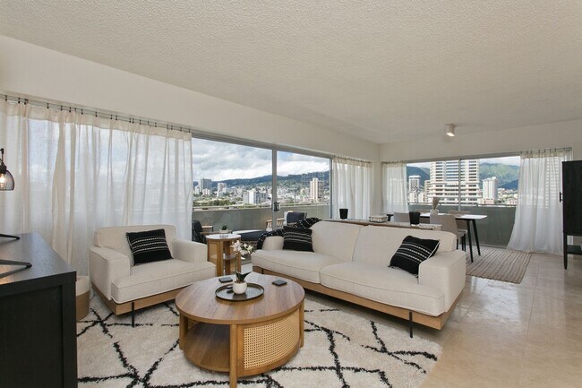 Building Photo - 2015 Ala Wai Blvd