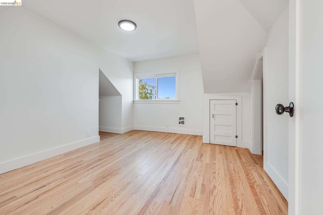 Building Photo - 1238 12th St