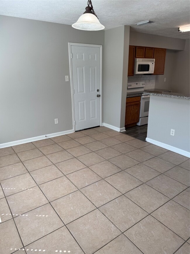 Building Photo - 16778 N Bob White Dr