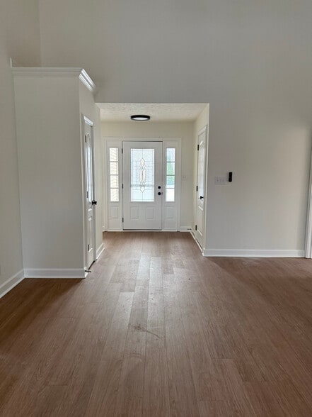 Building Photo - 642 Fox Hound Dr