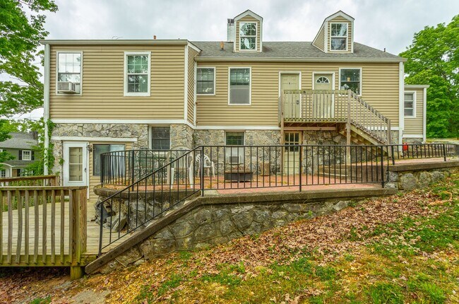 Building Photo - 321-325 Pine Ridge Road