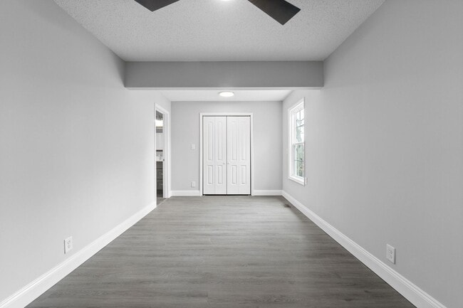 Building Photo - 3 Bedroom 2 Bath Renovated Pet Friendly Home For Rent!