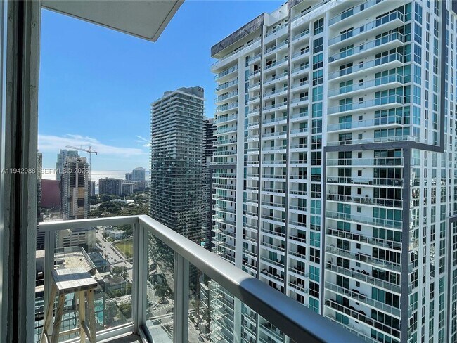 Building Photo - 1060 Brickell Ave