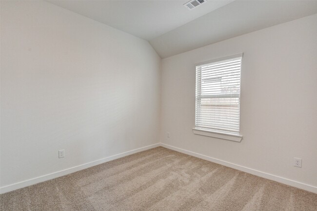 Building Photo - 31119 Myers Hvn Ln