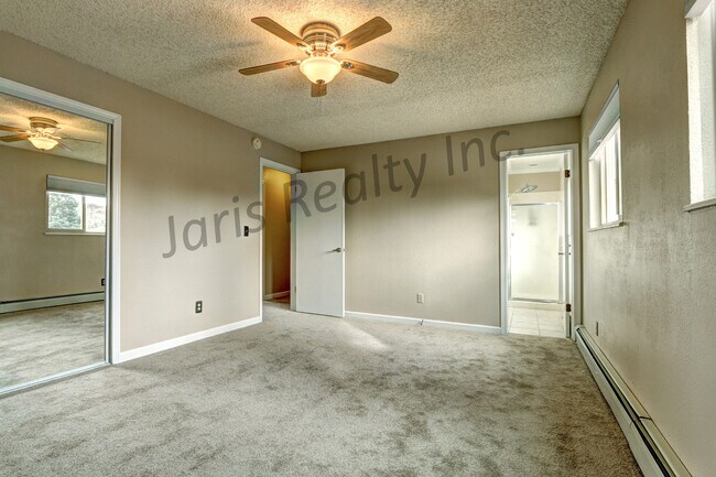 Building Photo - Charming Cul-De-Sac Home Near Downtown Castle Rock. Fantastic Fenced Backyard!