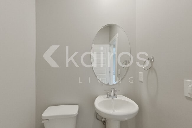 Building Photo - 6405 Upchurch Dr