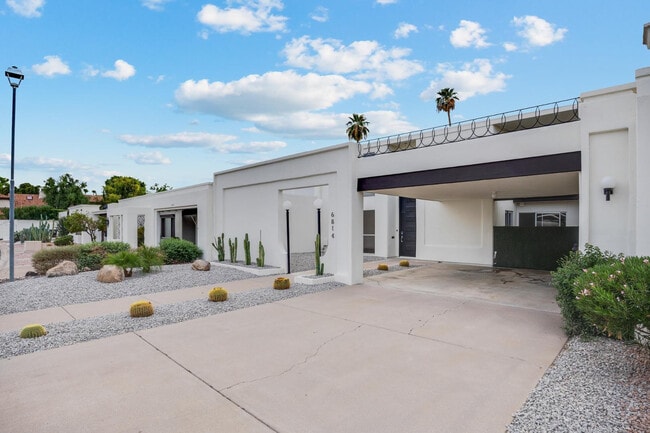 Building Photo - 6814 N 72nd Pl