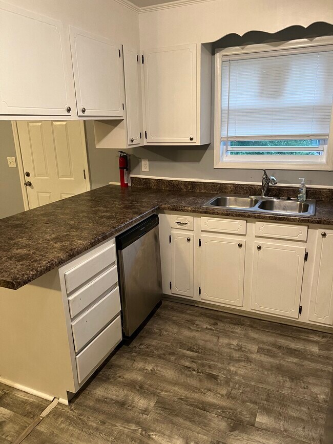 Building Photo - 2406 Markwood Lane Southeast, Unit C