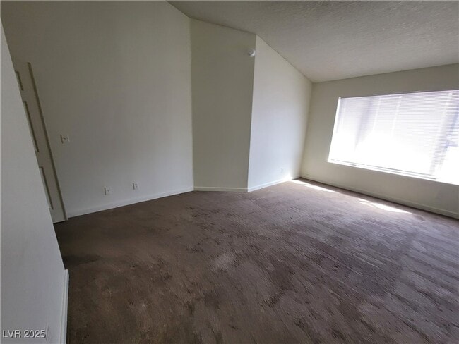 Building Photo - 372 Rushing Creek Ct