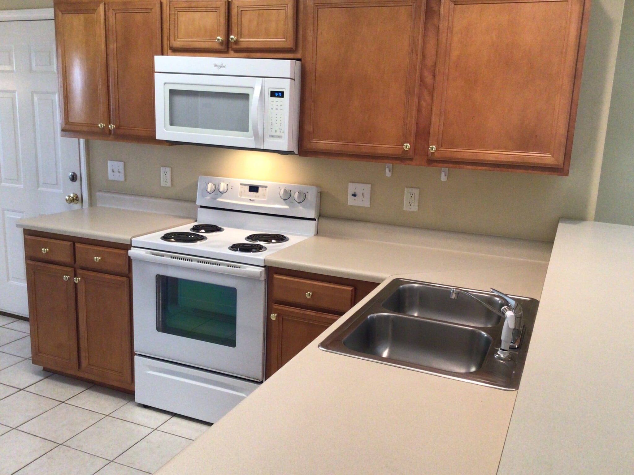 Building Photo - 5470 Regent Village Dr