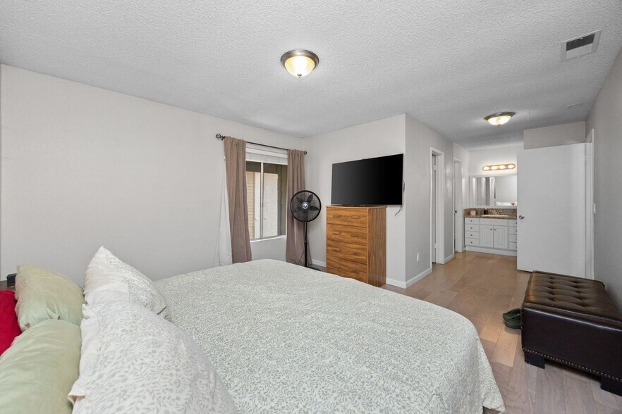 Building Photo - 1336 Brentwood Cir