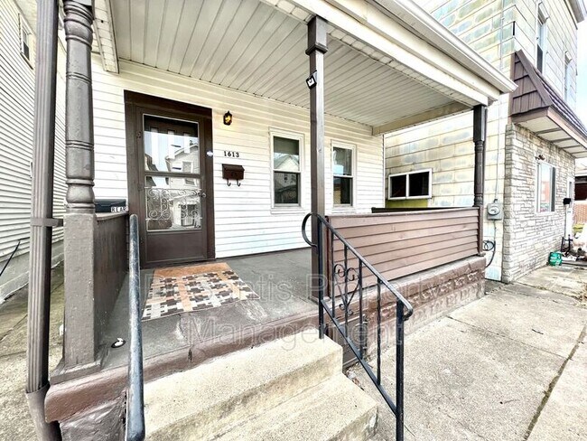 Building Photo - 1613 Fourth Avenue