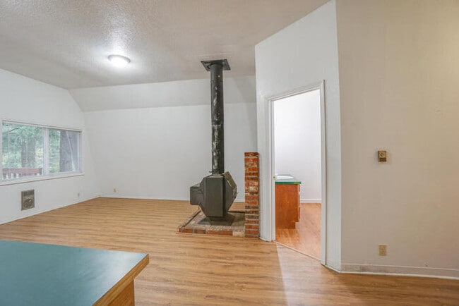 Building Photo - COUNTRY LIVING JUST OUTSIDE Of washougal