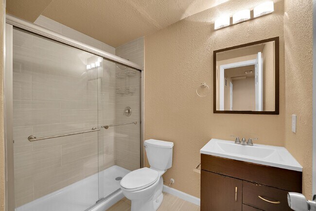 Building Photo - $2,925.00 - 3-bed, 3.5 bath Townhome with Finished Basement and Fireplace in Broomfield!