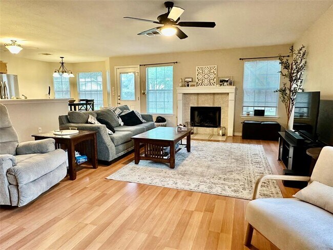 Building Photo - 1208 Tremont Dr