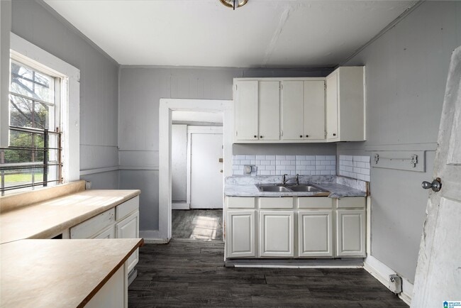 Building Photo - 804 42nd St N